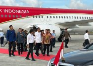 Presiden Joko Widodo disambut meriah warga Biak