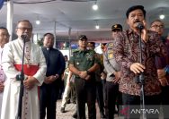 Menko Polhukam cek pengamanan tri hari suci Paskah ke Katedral