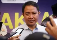 Beri Teladan, Dirjen PHU Hilman Latief Antre Daftar Tunggu Haji