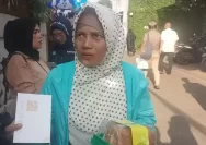 Emak-emak Rela Naik Motor dari Semper ke Open House Anies ke Lebak Bulus