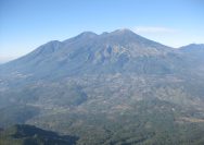 Gunung Arjuna Dimana?