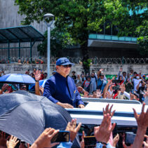 Antusiasme Masyarakat Menanti Prabowo Gibran  Setelah Pelantikan di sekitaran Bunderan Hi