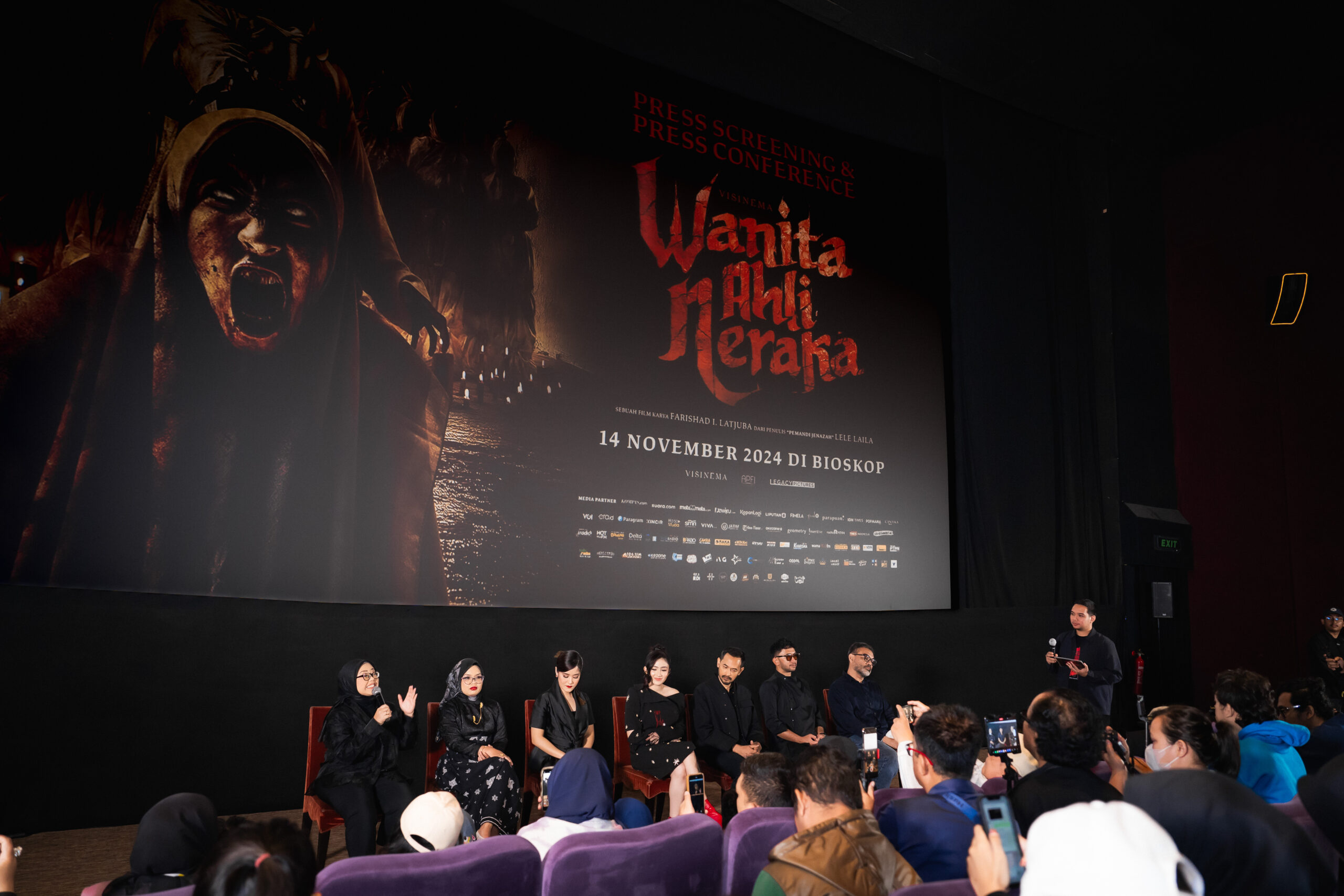 “Wanita Ahli Neraka”: Bukan Sekadar Film Horor, Febby Rastanty, pemeran karakter Farah, menuturkan bahwa film ini tidak hanya menyajikan kengerian tetapi juga menyisipkan pesan moral yang dalam.