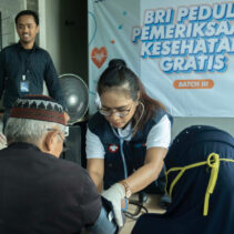 BRI Bekasi Juanda Gelar Pemeriksaan Kesehatan Gratis, Warga Antusias Sambut Program Peduli Kesehatan